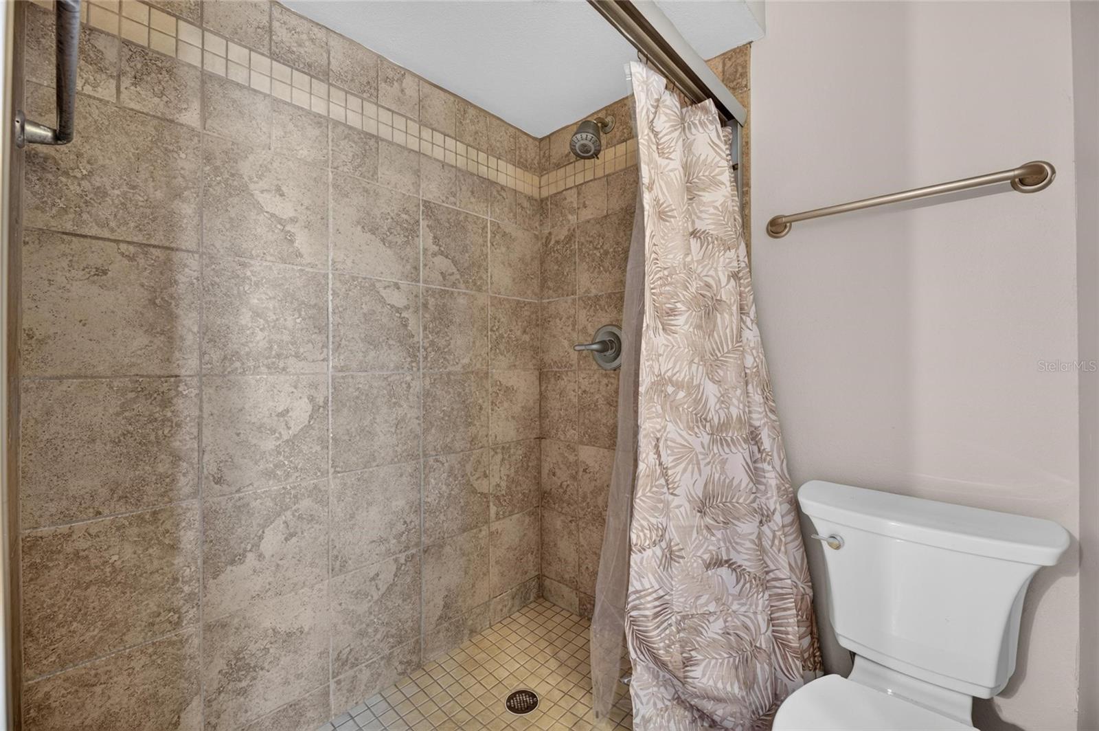 906 CUTLER DR