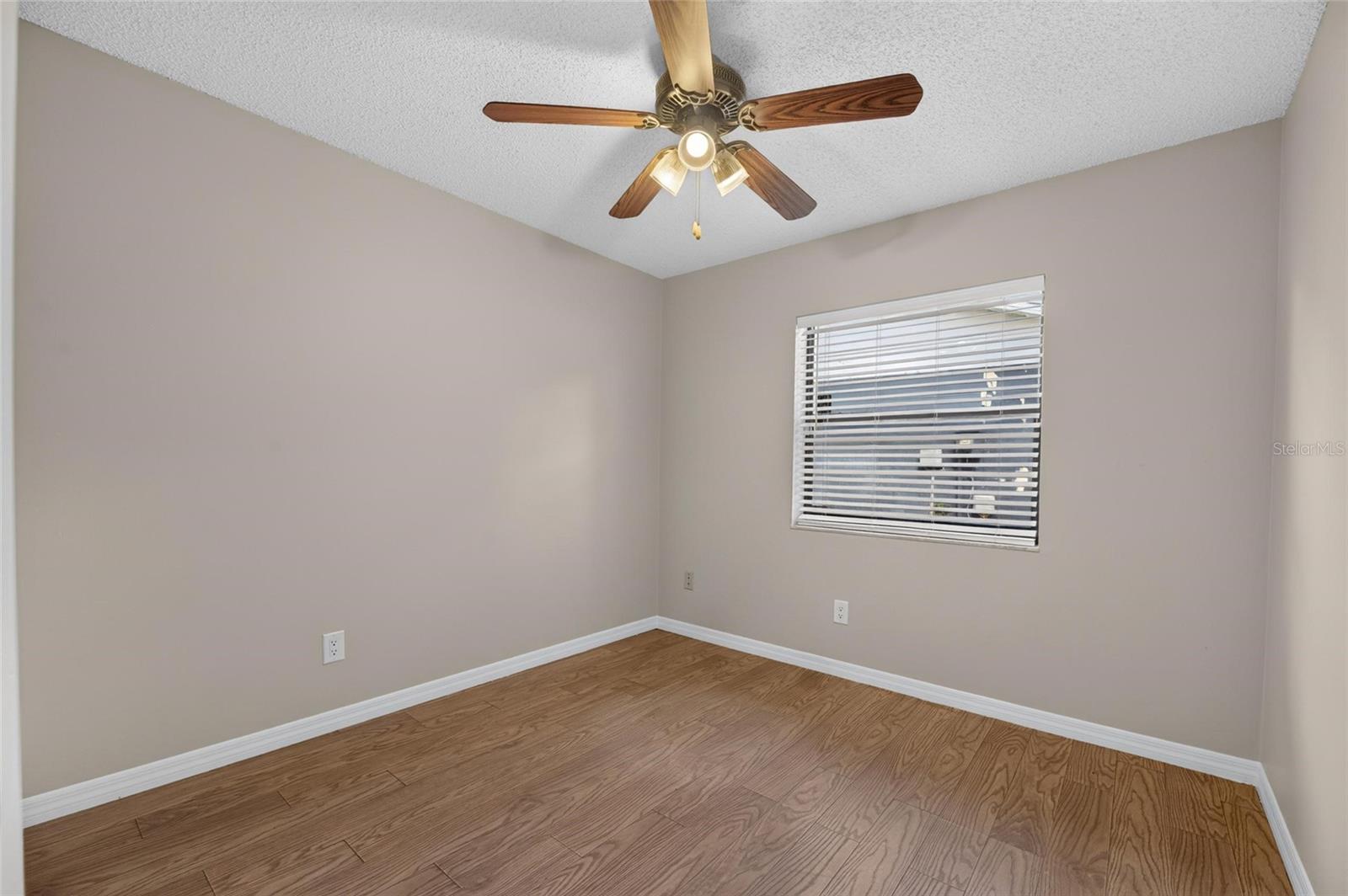 906 CUTLER DR