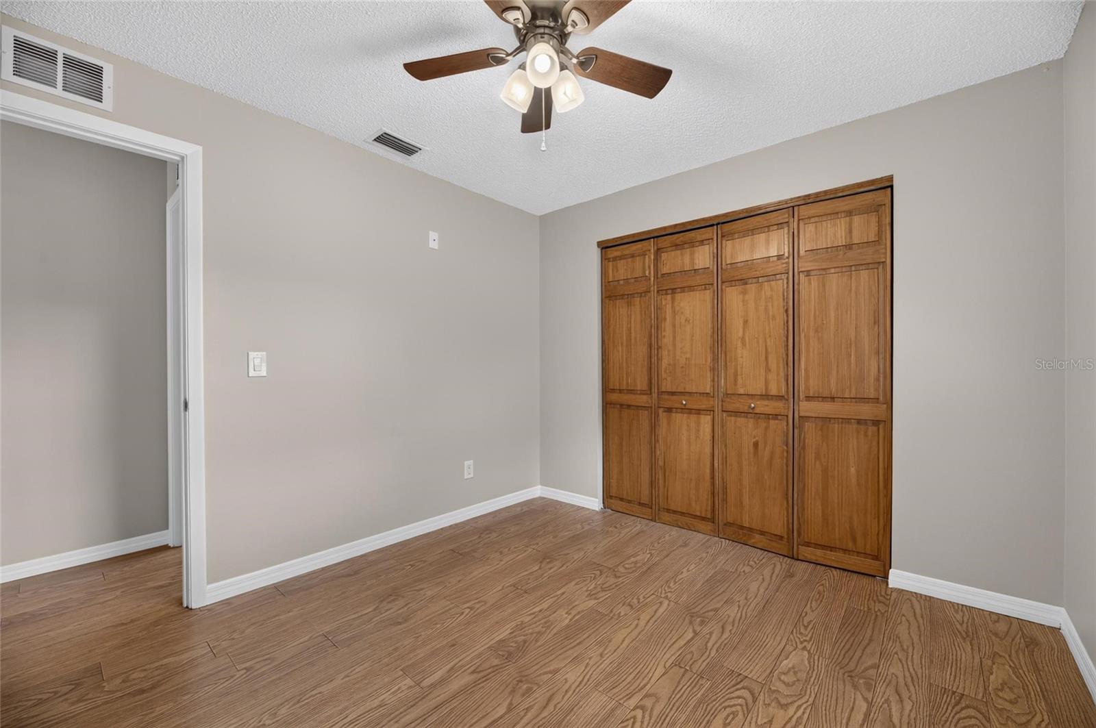 906 CUTLER DR