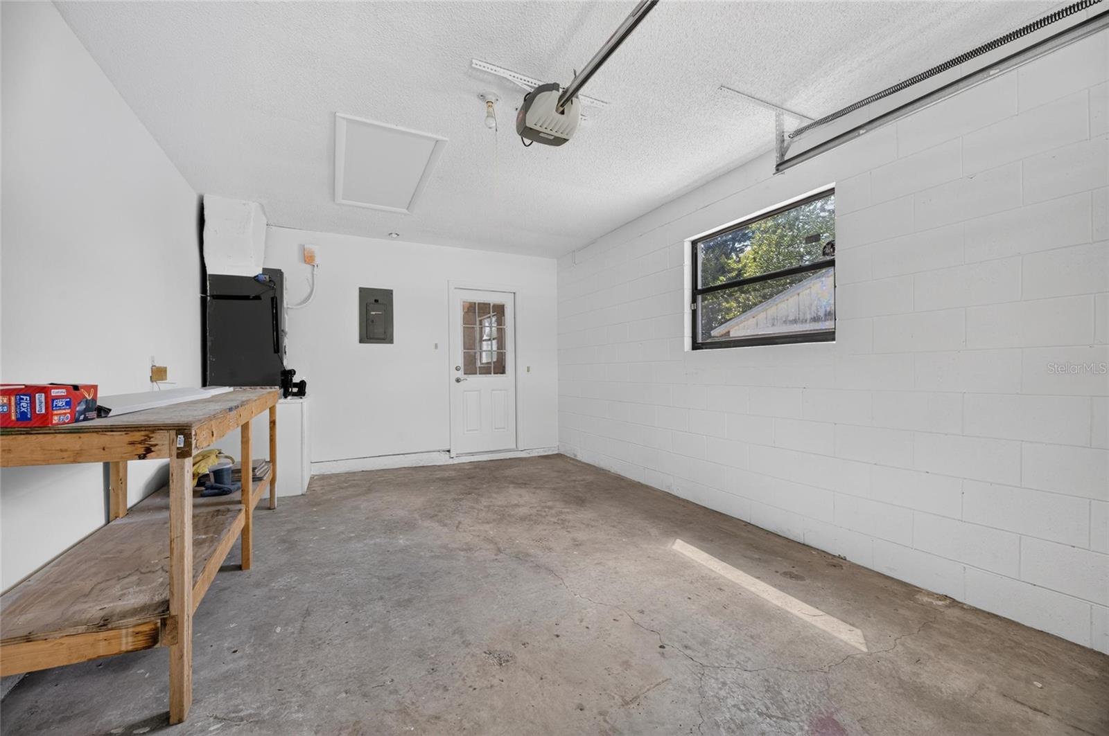 906 CUTLER DR