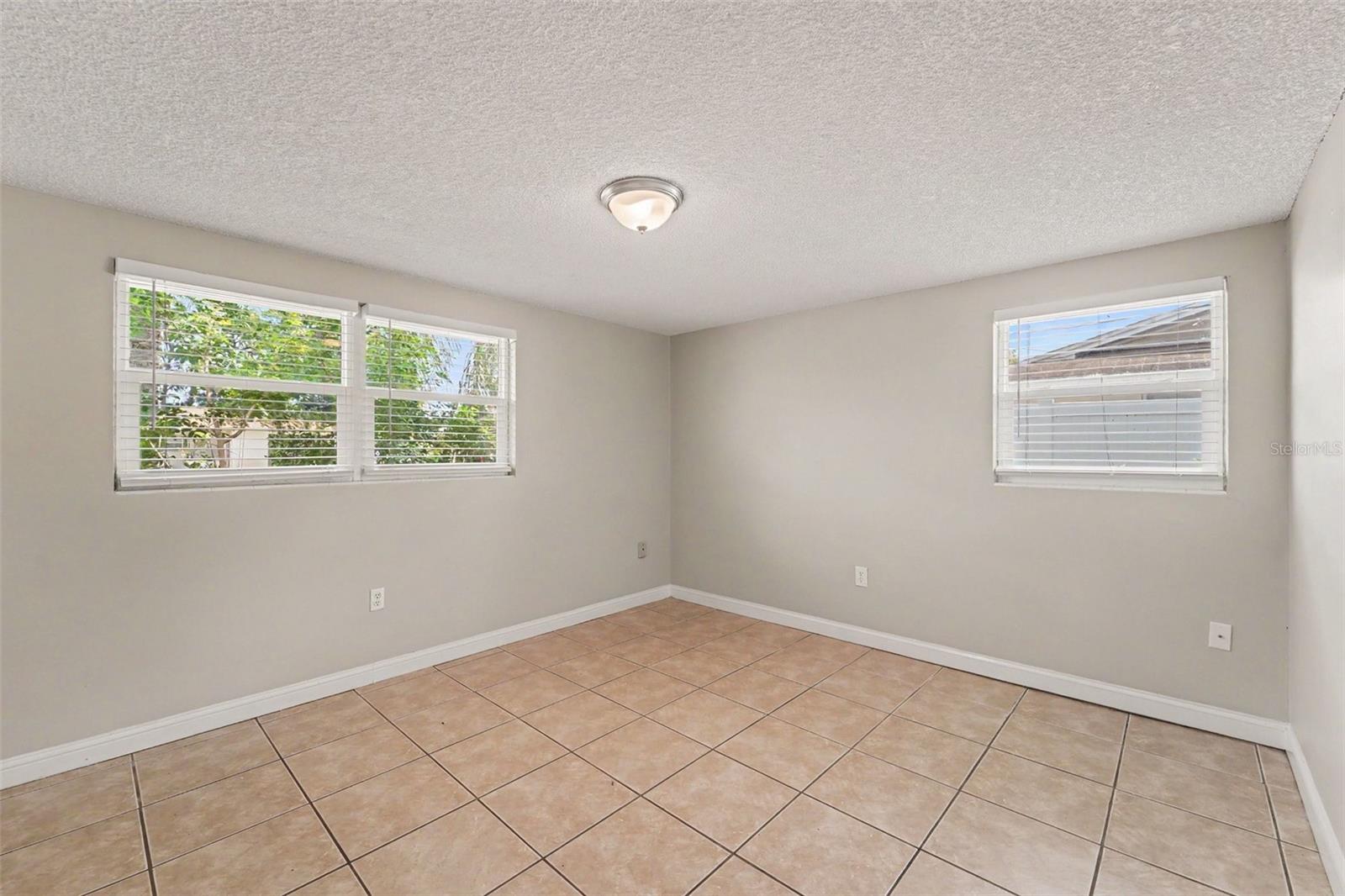 10525 OLEANDER DR