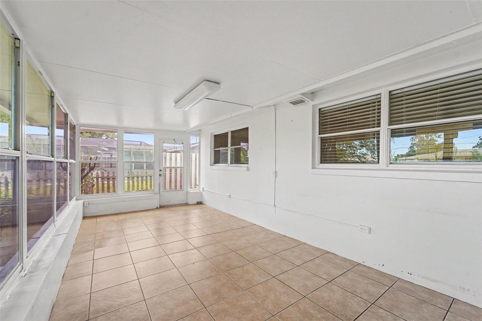 10525 OLEANDER DR