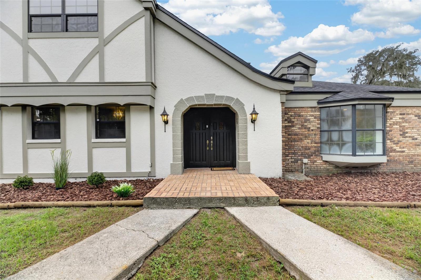 12603 LAKE HILLS DR