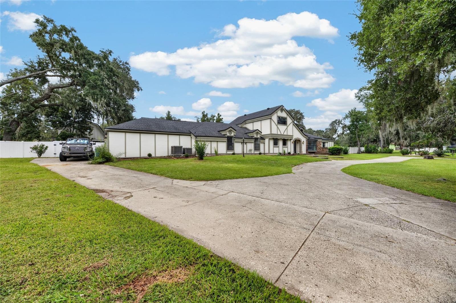 12603 LAKE HILLS DR