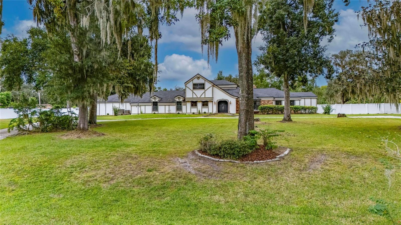 12603 LAKE HILLS DR