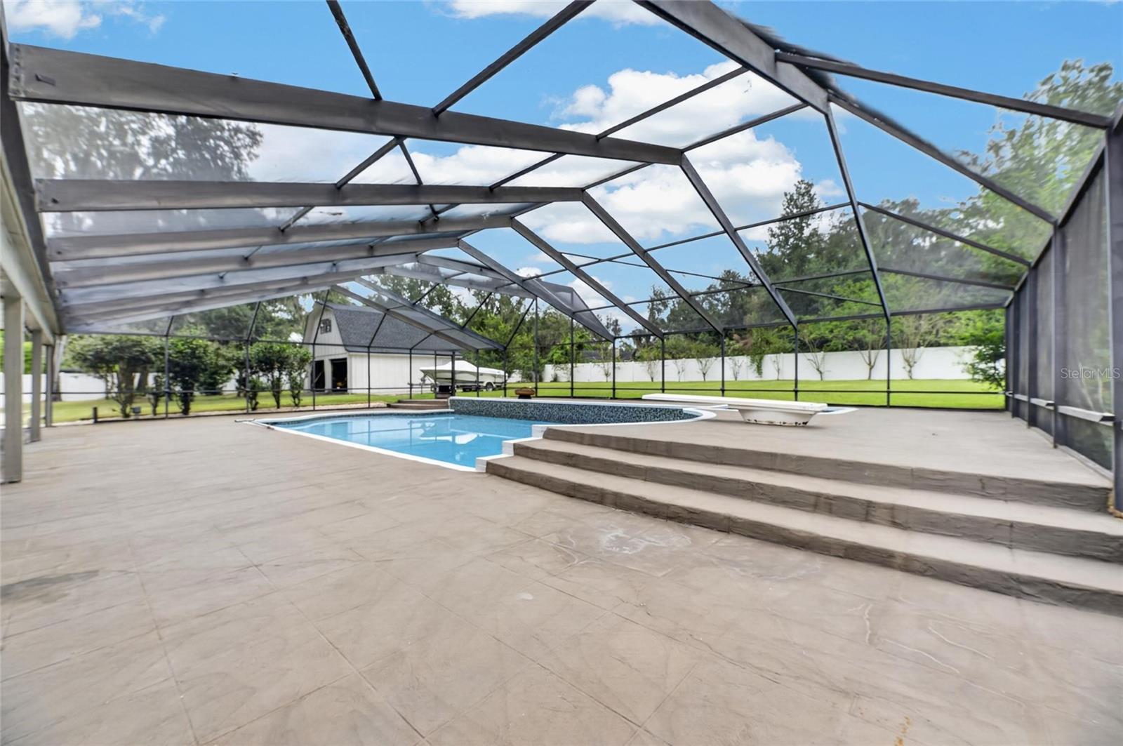 12603 LAKE HILLS DR