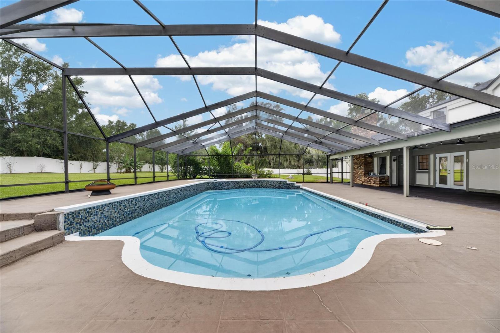 12603 LAKE HILLS DR