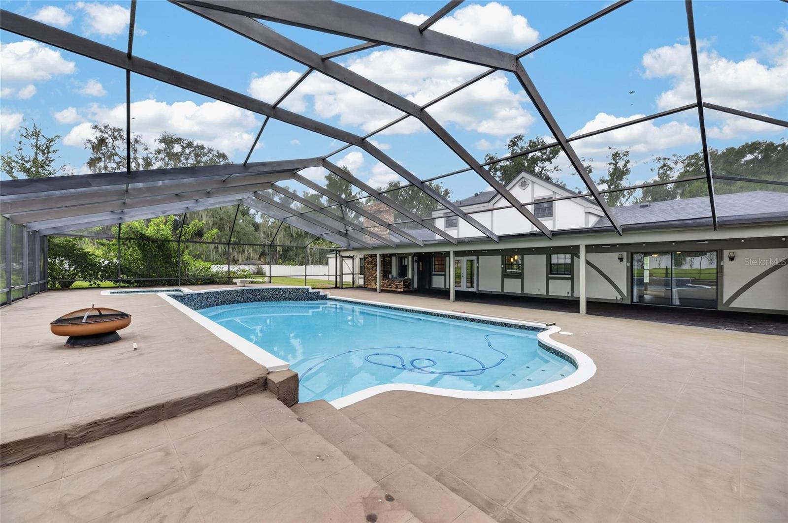 12603 LAKE HILLS DR
