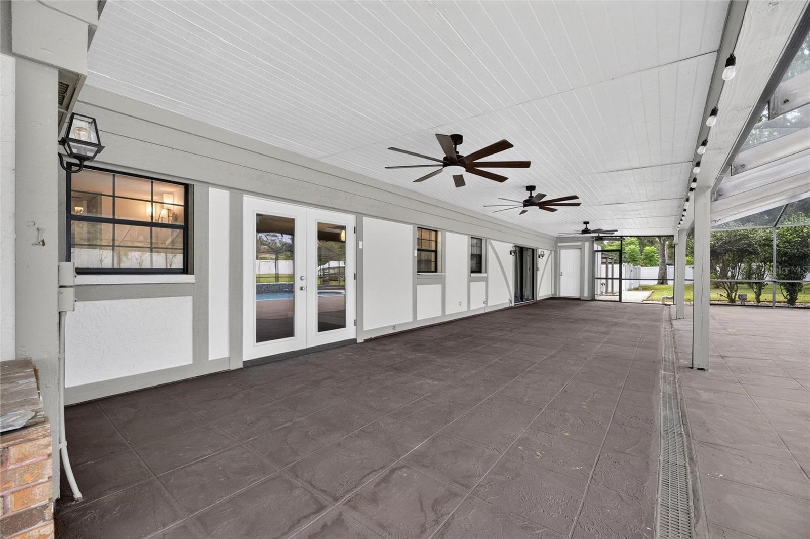 12603 LAKE HILLS DR
