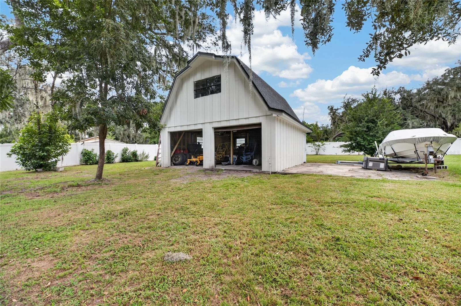 12603 LAKE HILLS DR