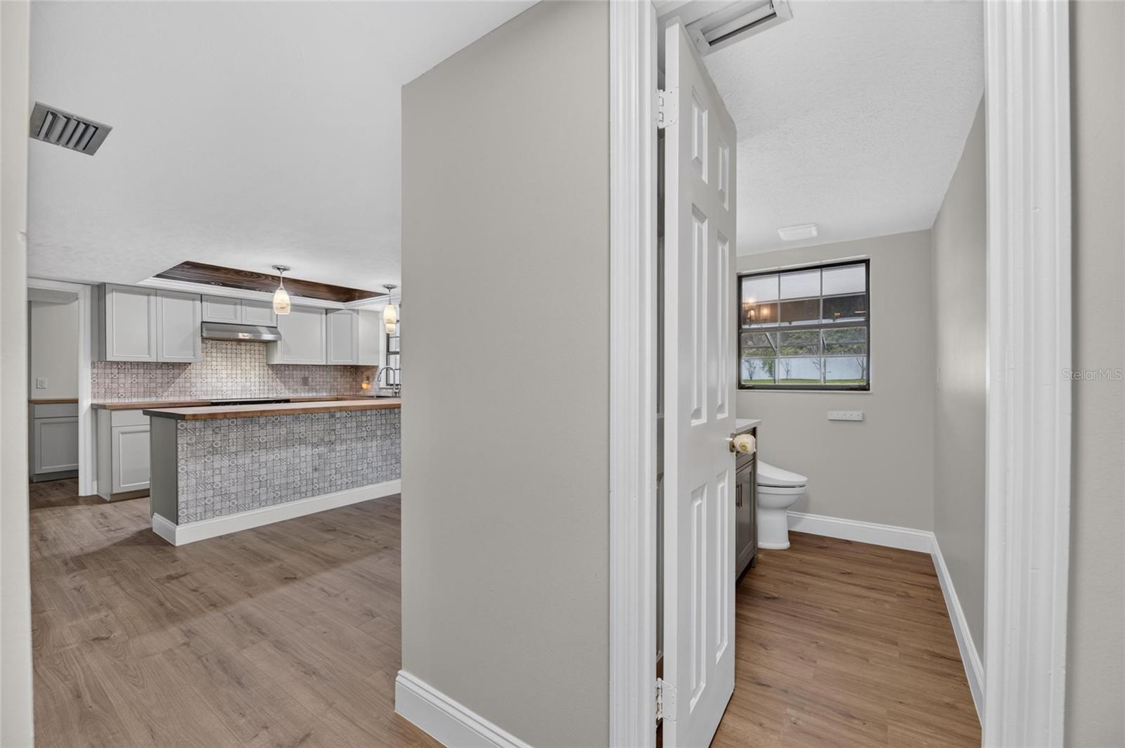 12603 LAKE HILLS DR