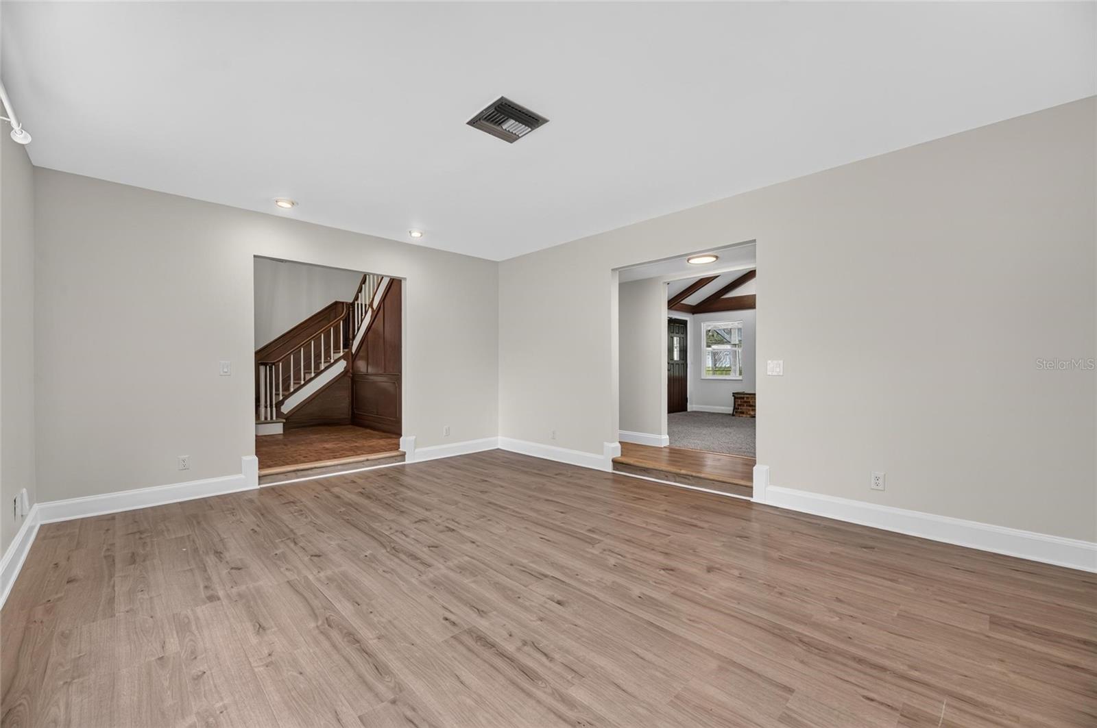 12603 LAKE HILLS DR