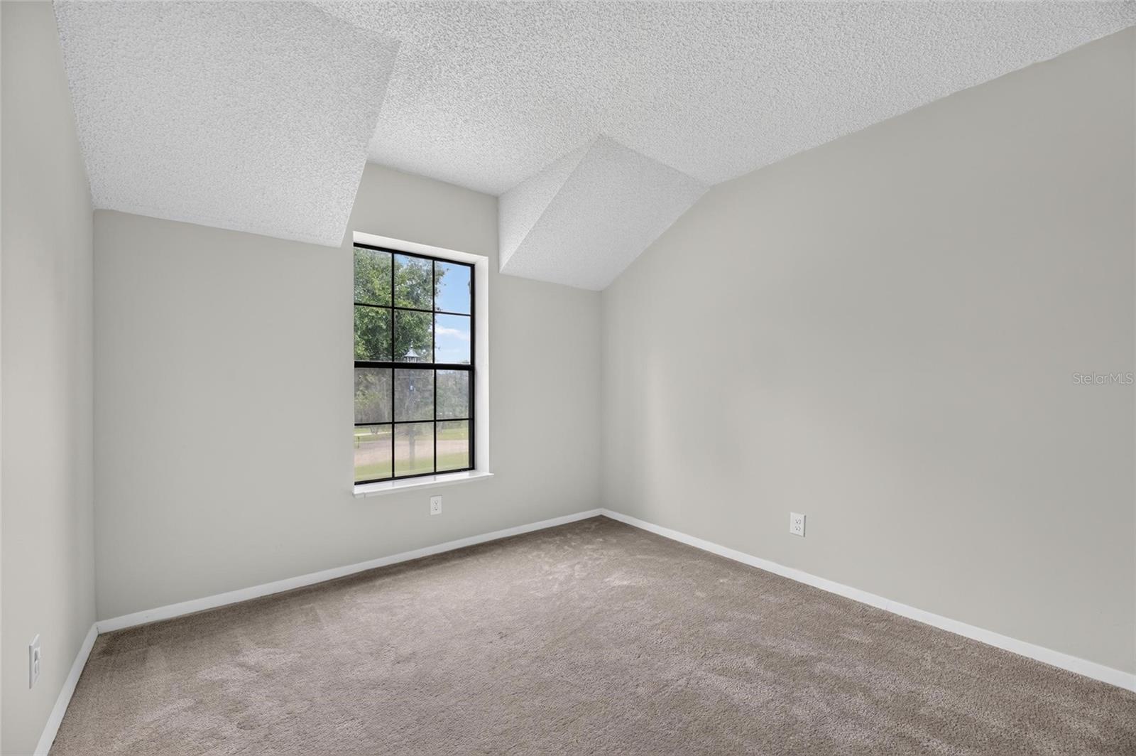 12603 LAKE HILLS DR