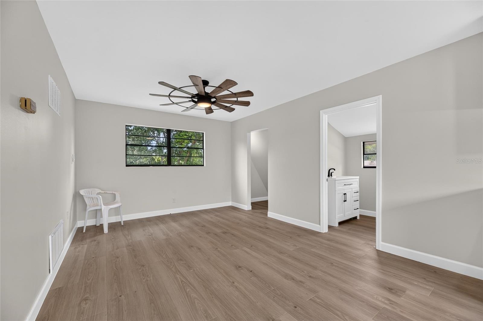 12603 LAKE HILLS DR