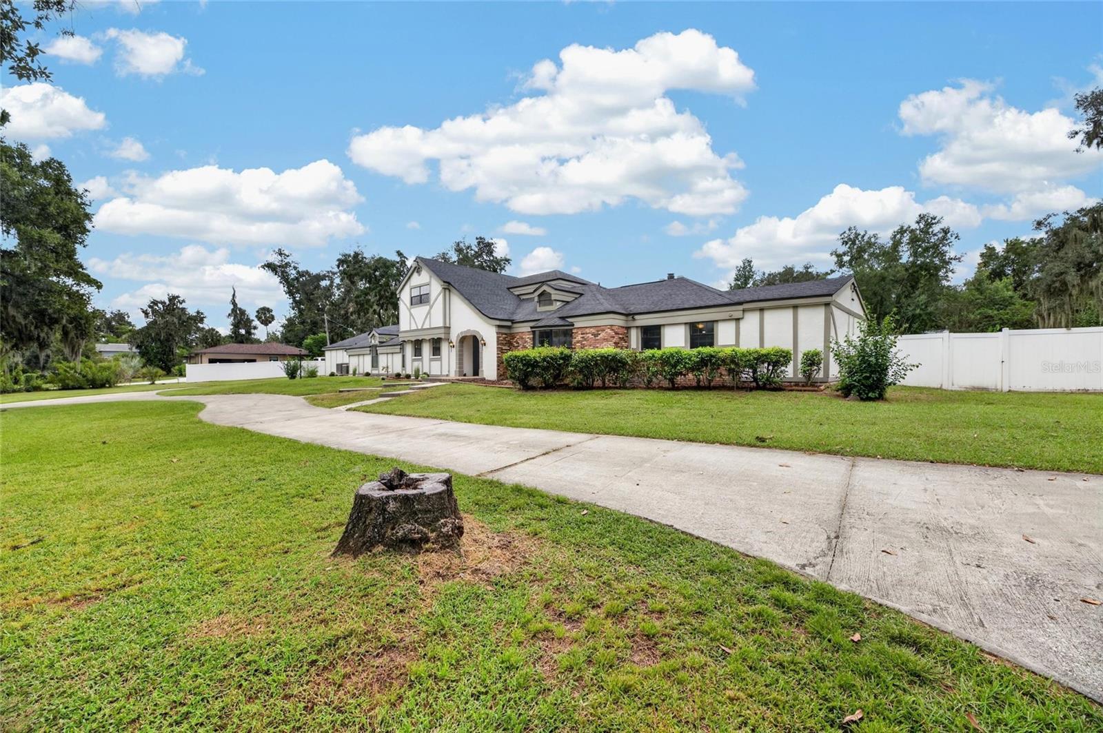 12603 LAKE HILLS DR