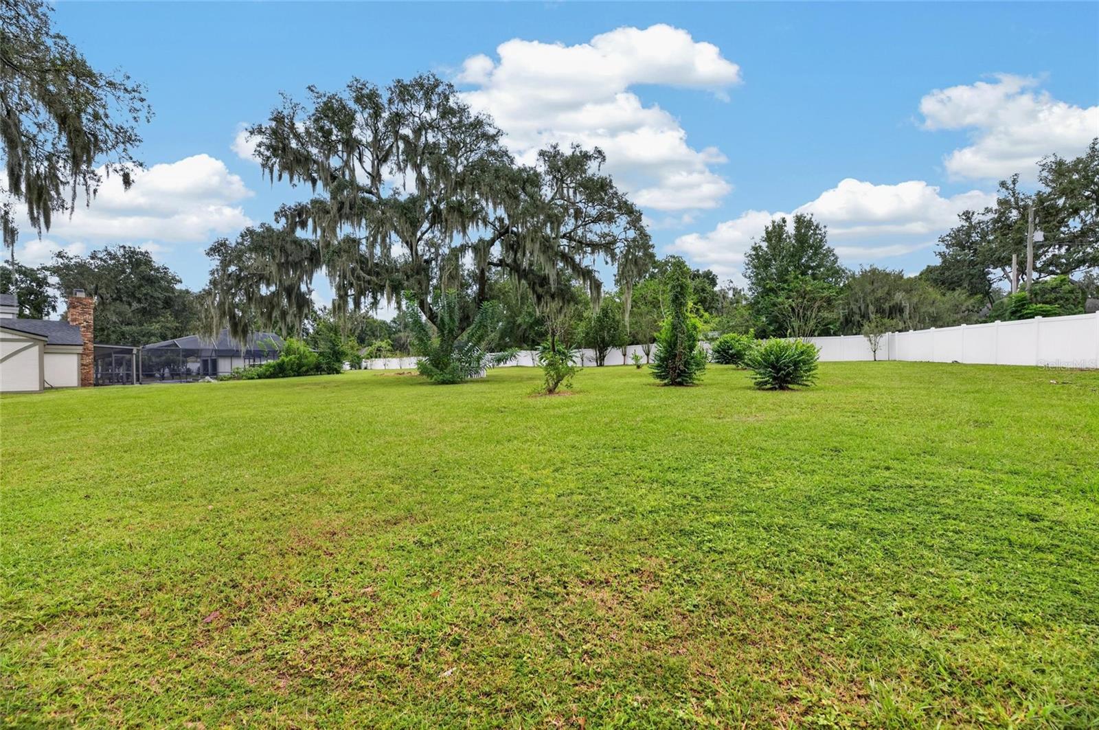 12603 LAKE HILLS DR