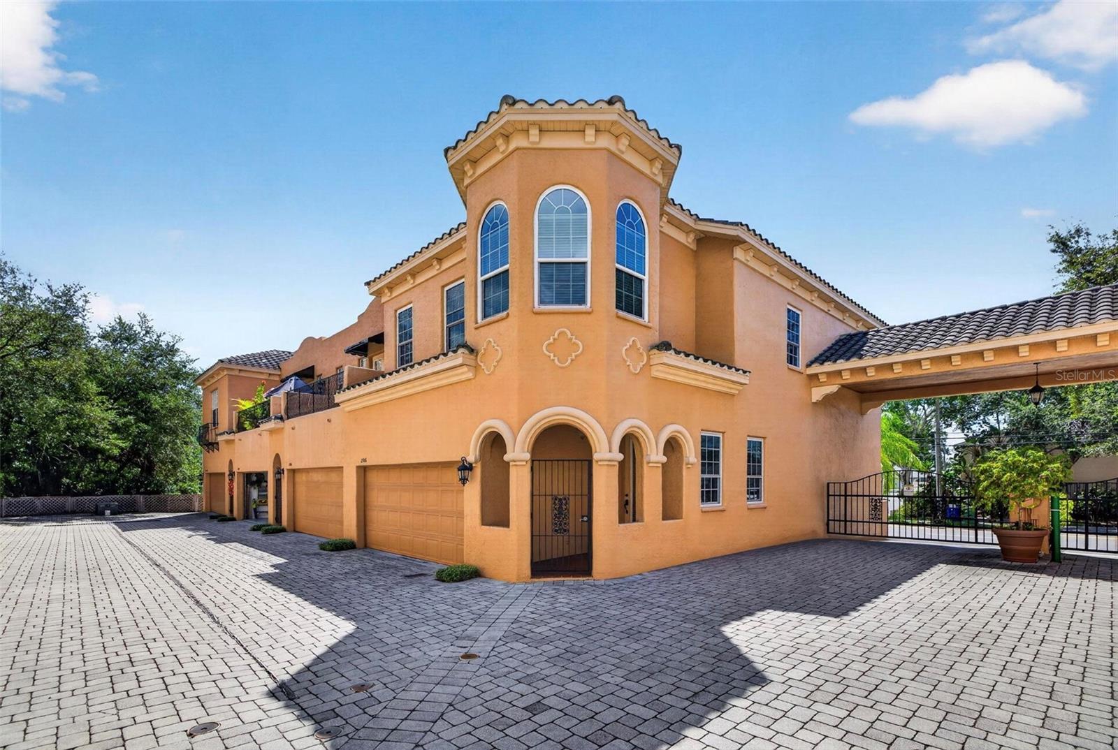 2908 Hansen Manor Ln, Tampa