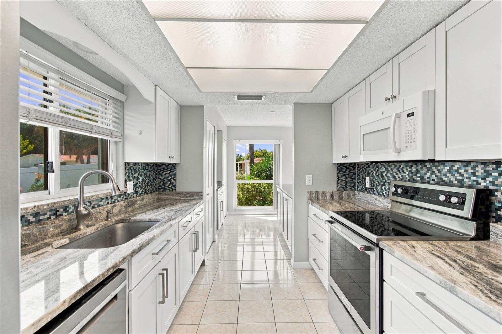 4880 SHELL STREAM BLVD