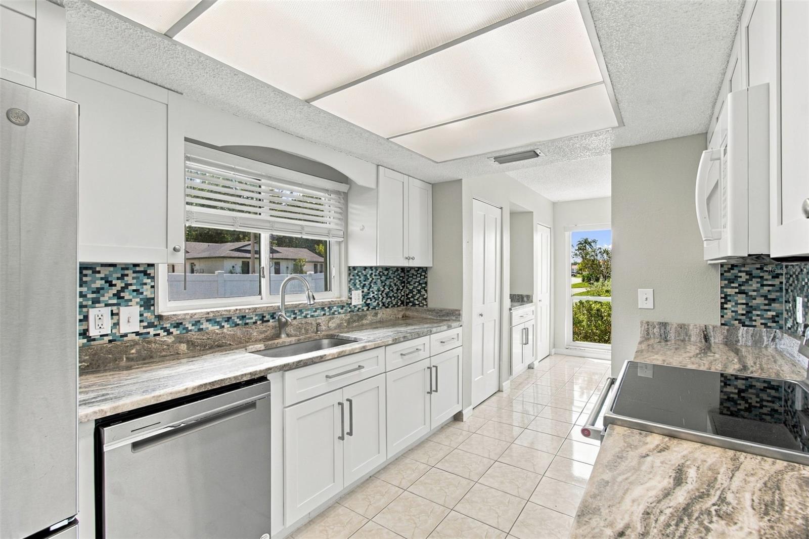 4880 SHELL STREAM BLVD