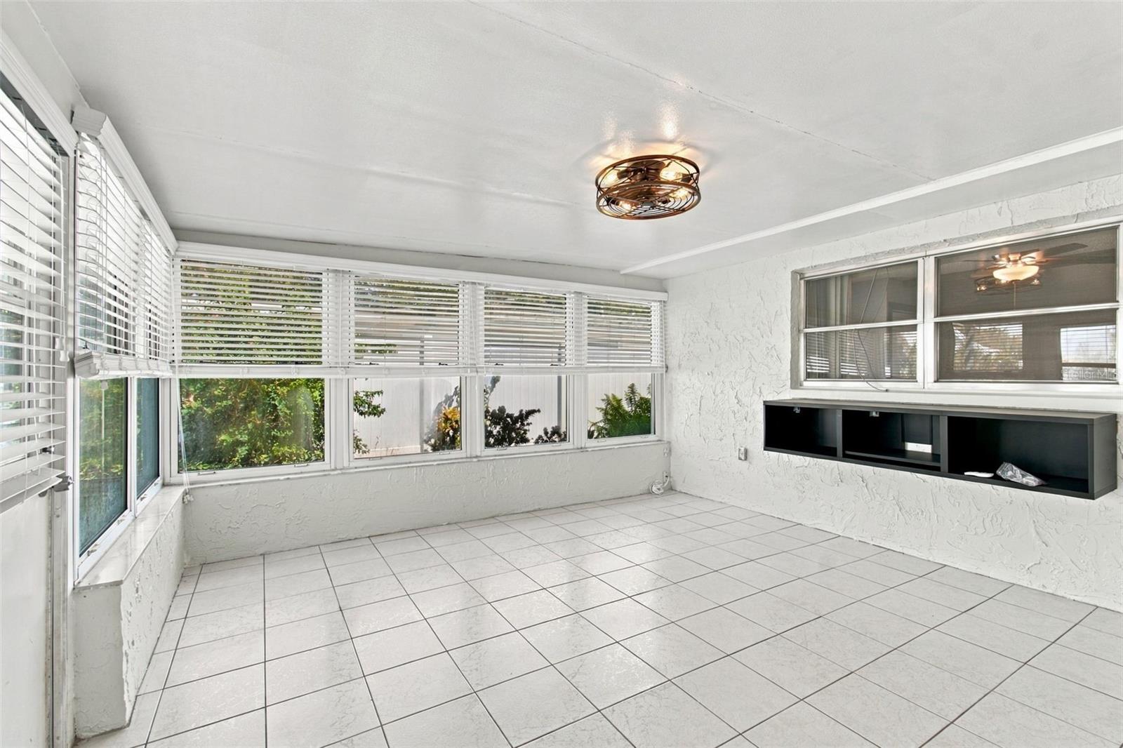 4880 SHELL STREAM BLVD