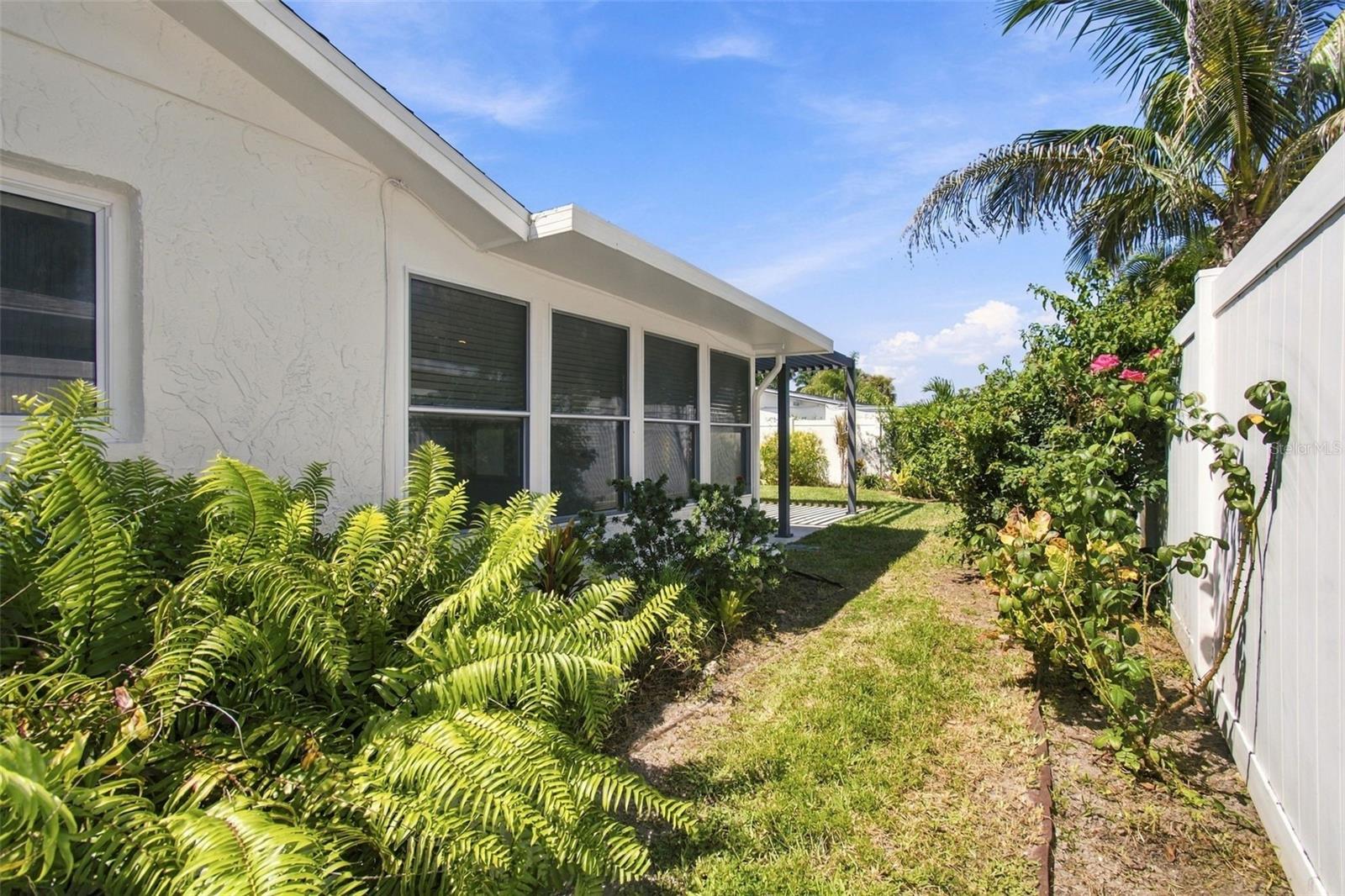 4880 SHELL STREAM BLVD