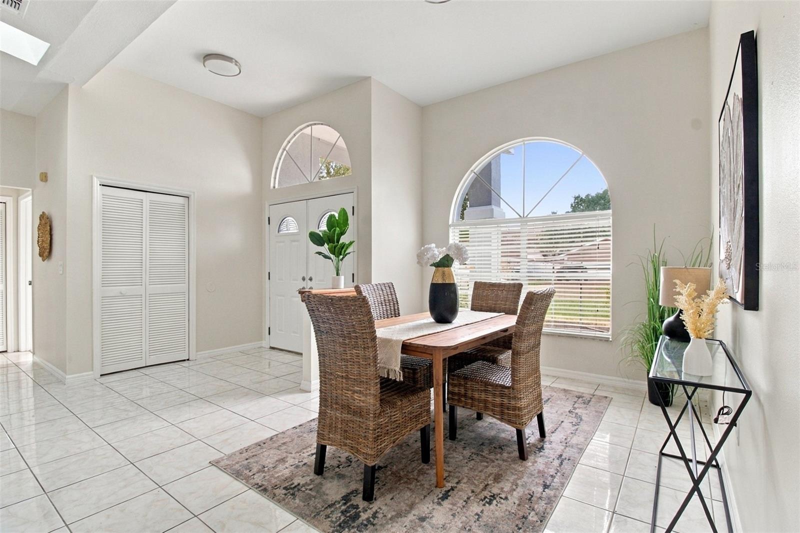 9719 LOMALINDA CT