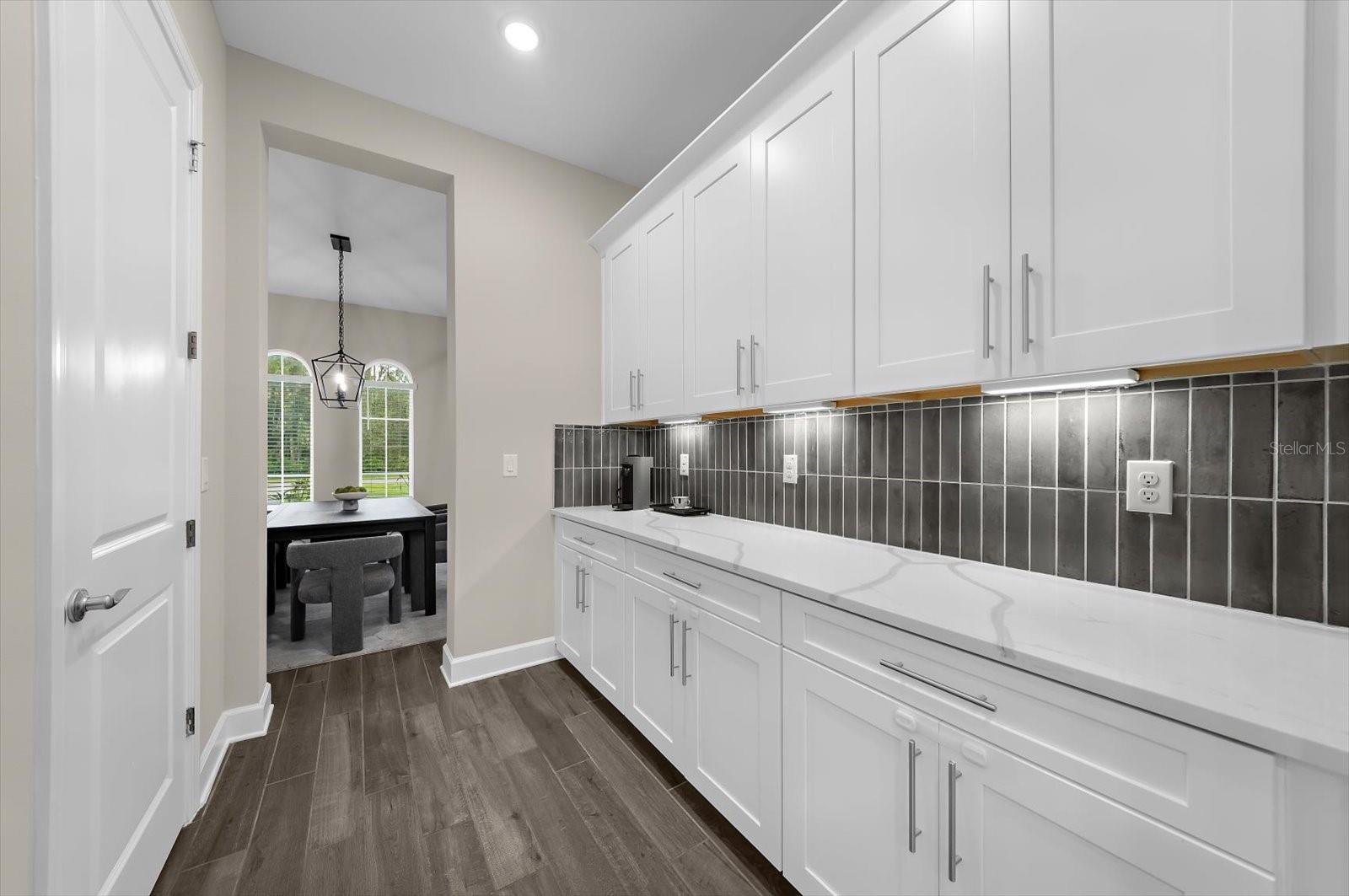 1118 LAKE HANNA DR