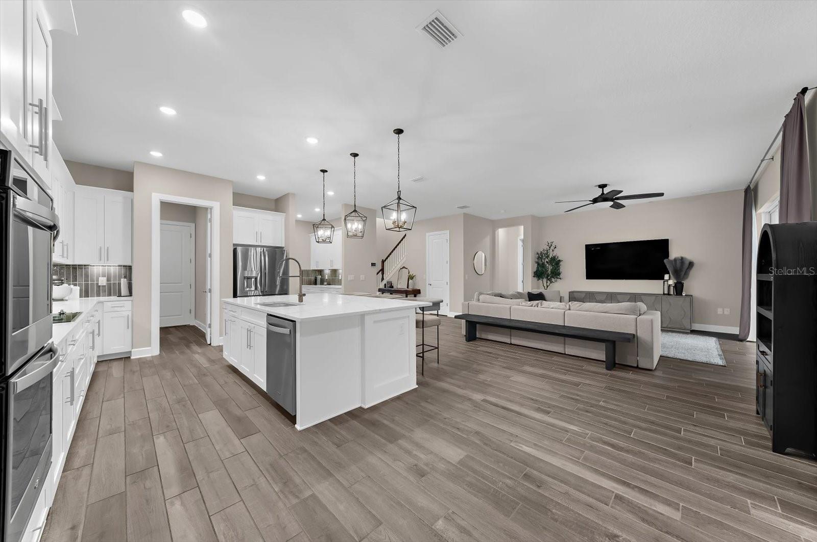 1118 LAKE HANNA DR