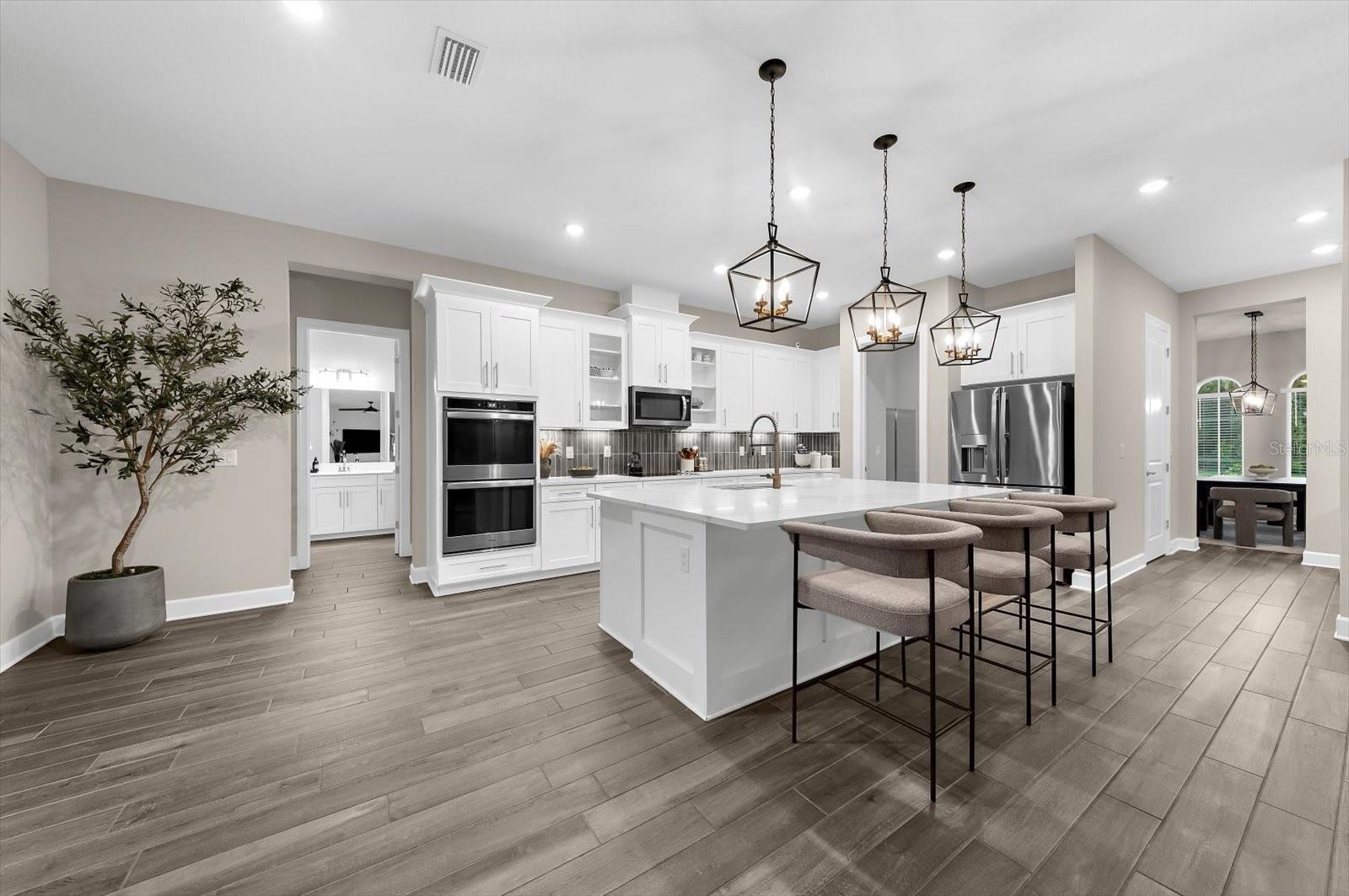 1118 LAKE HANNA DR