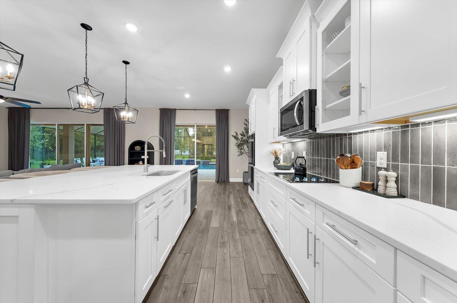 1118 LAKE HANNA DR