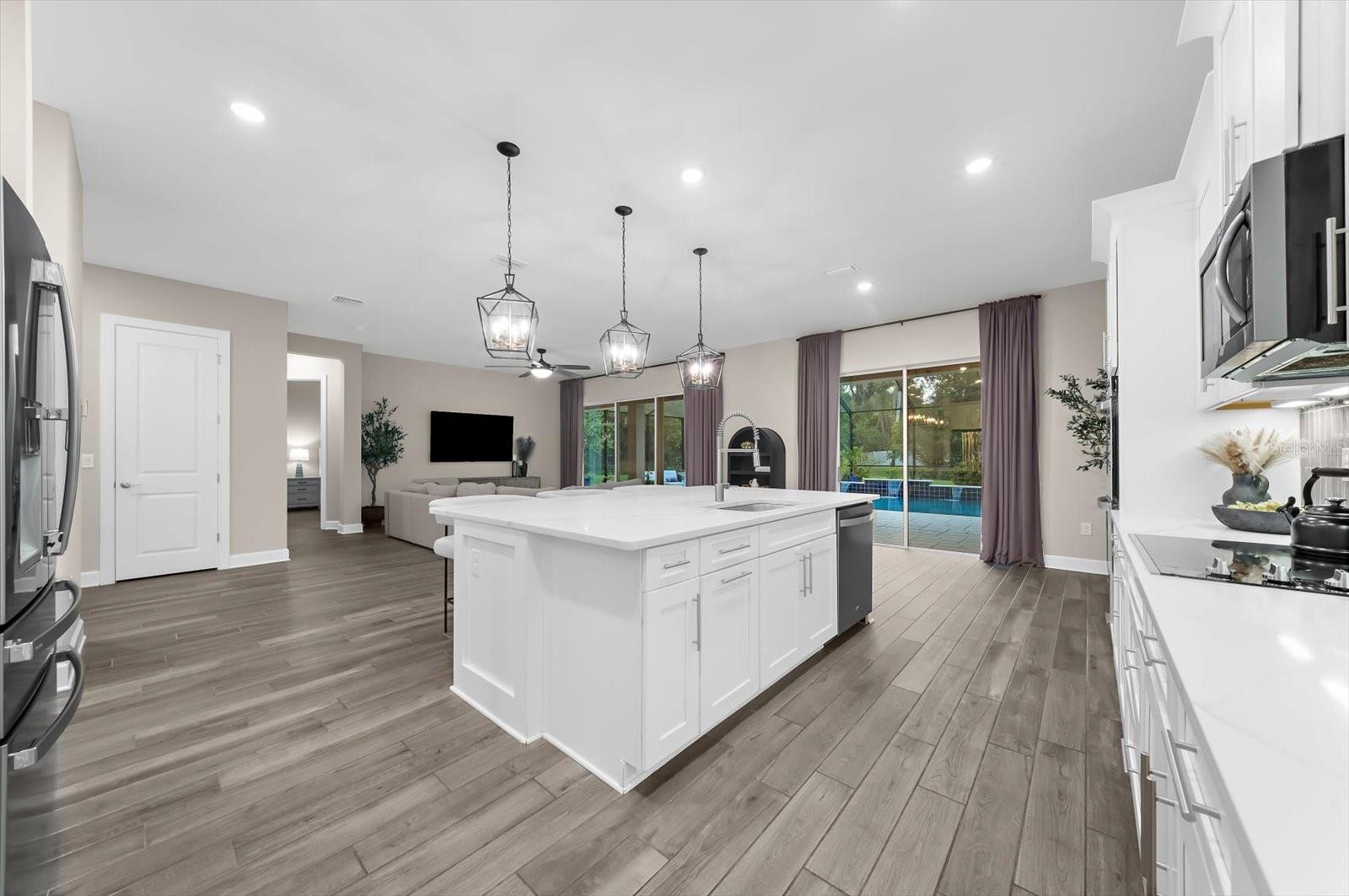 1118 LAKE HANNA DR