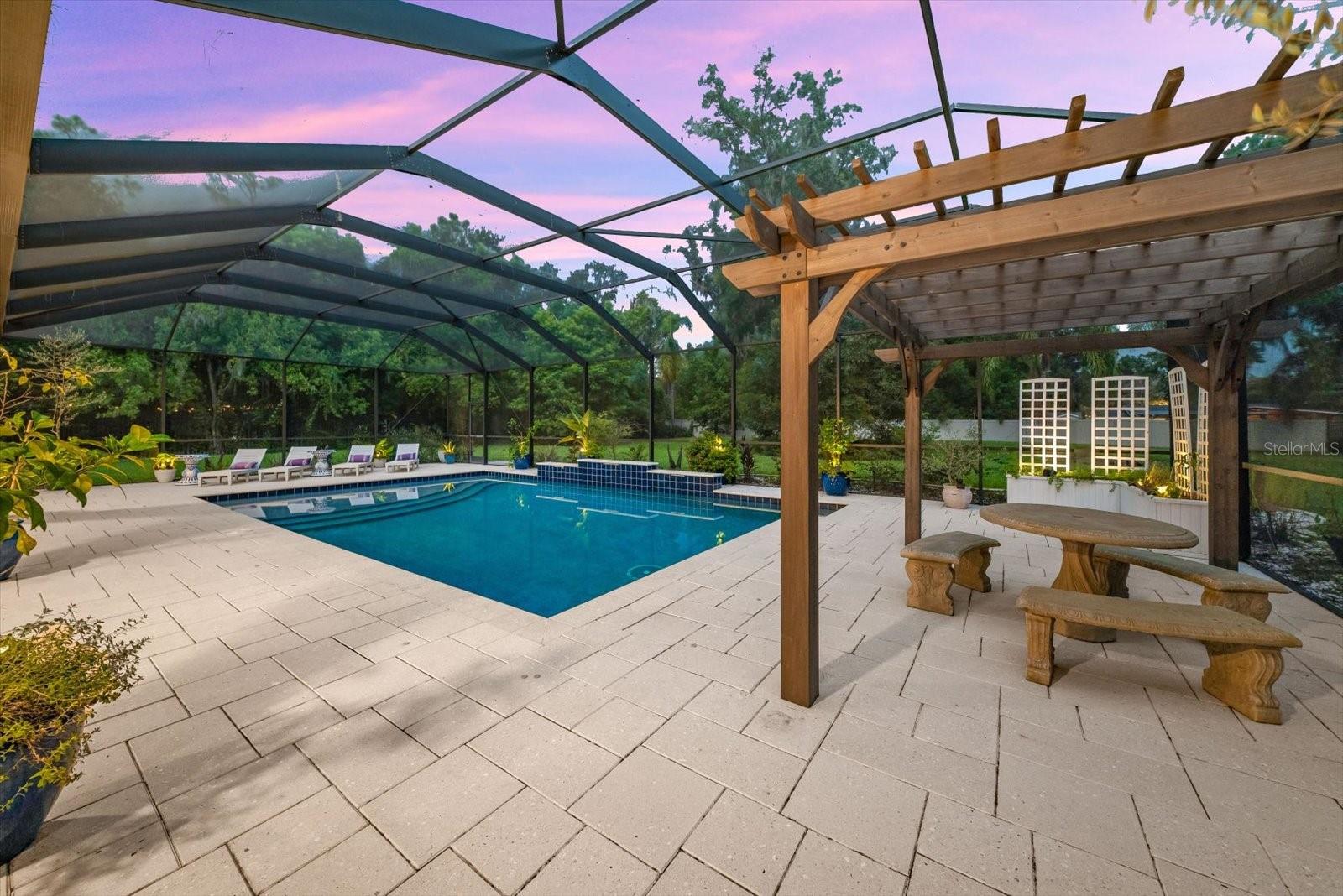 1118 LAKE HANNA DR