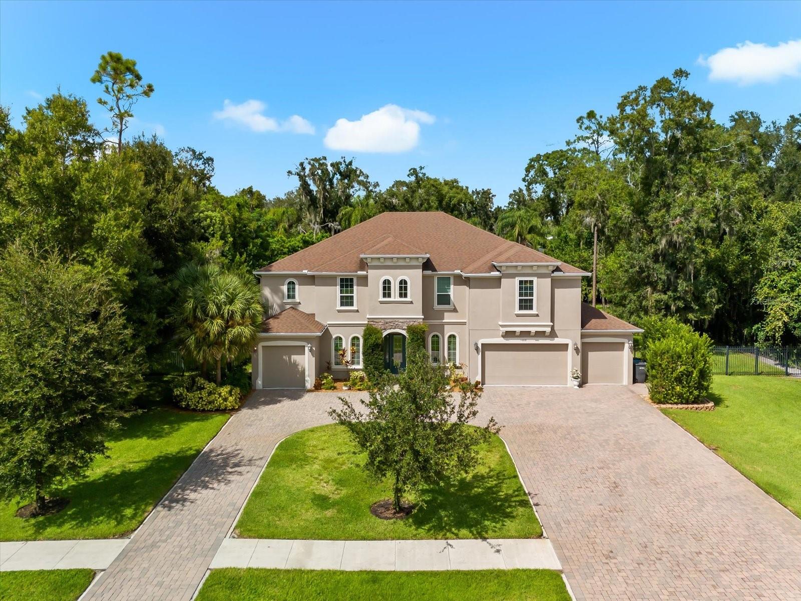 1118 LAKE HANNA DR