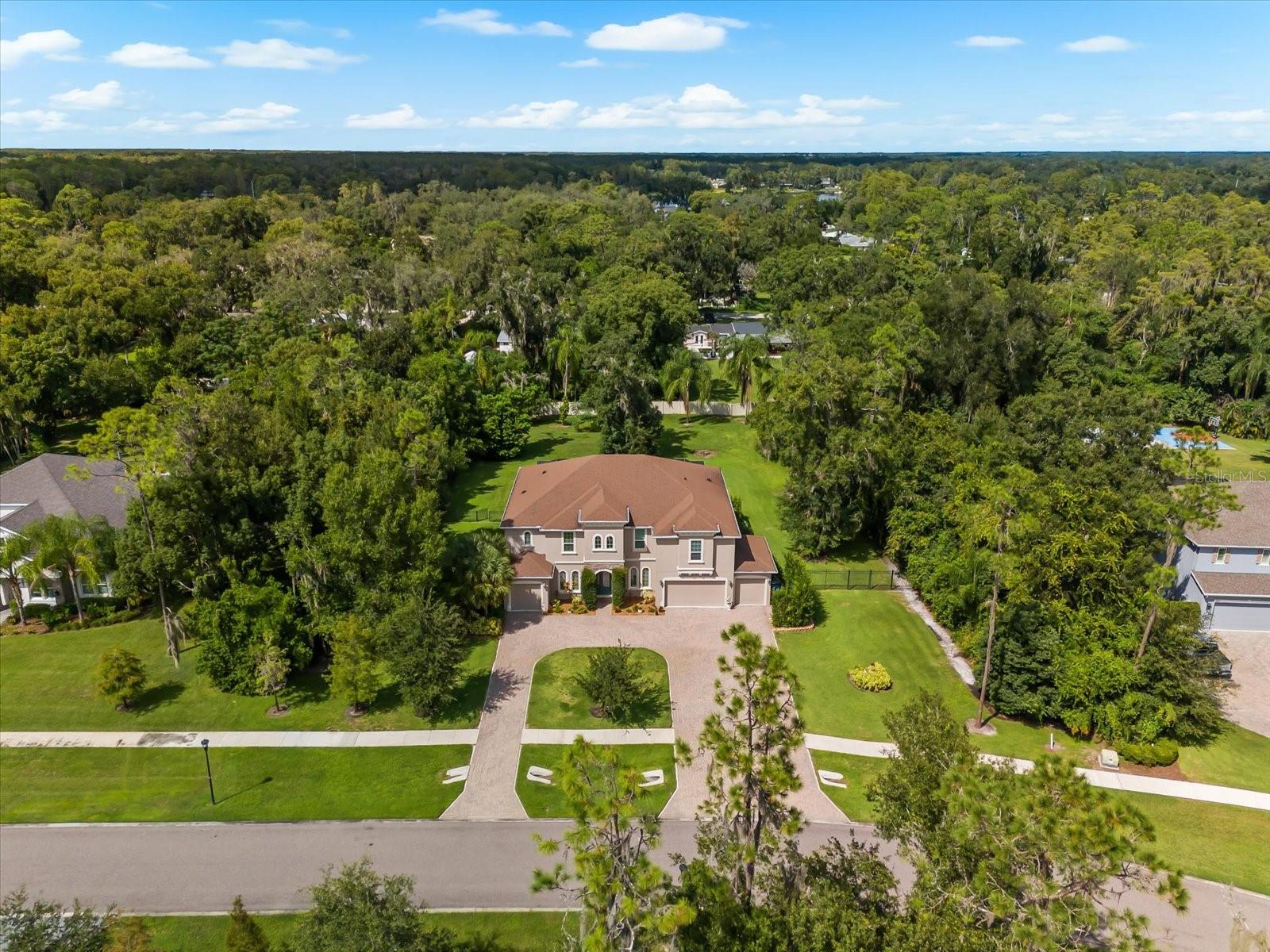 1118 LAKE HANNA DR