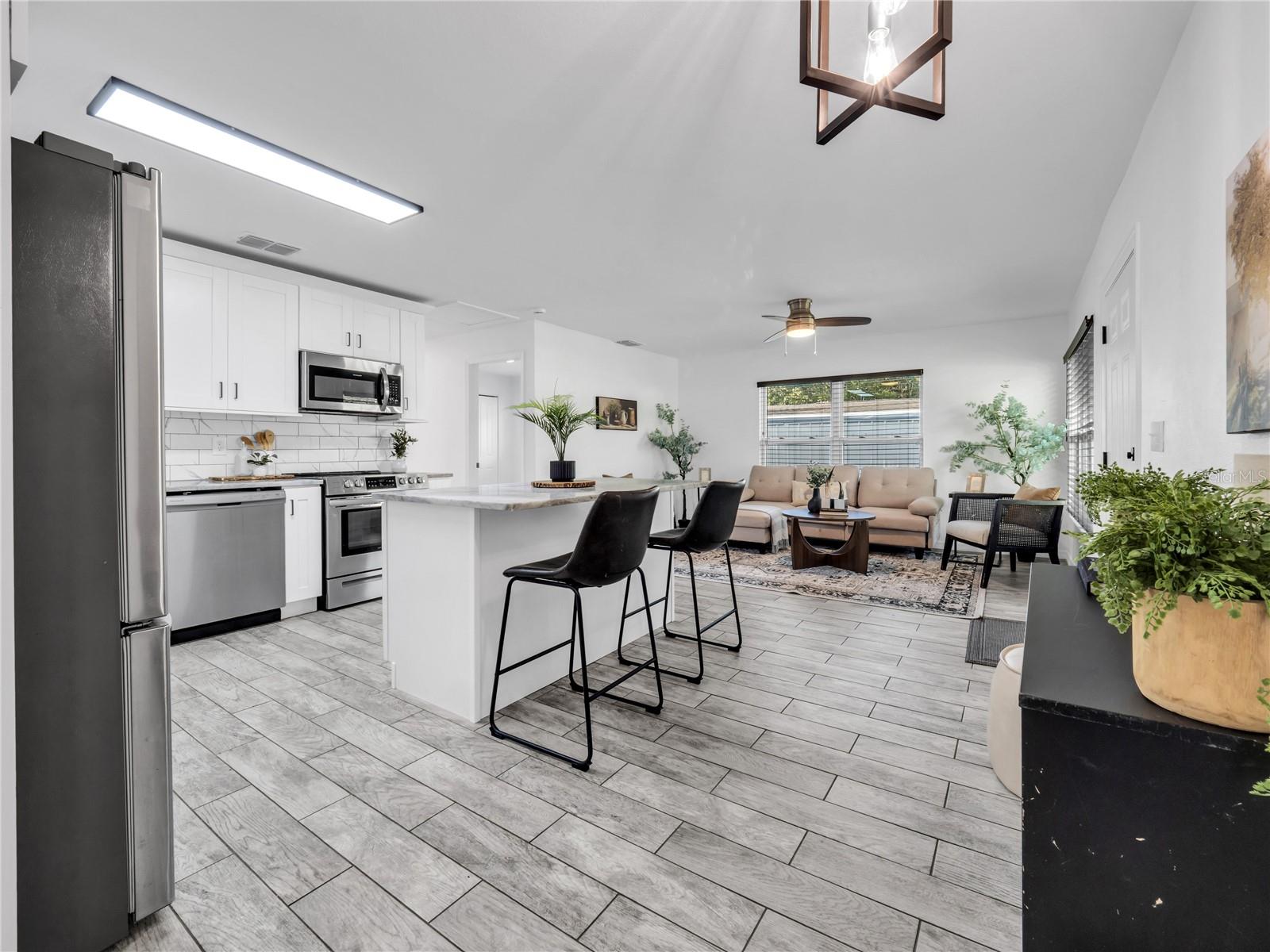 4014 MCLANE DR