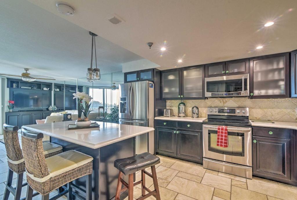 6009 SEA RANCH DR #302