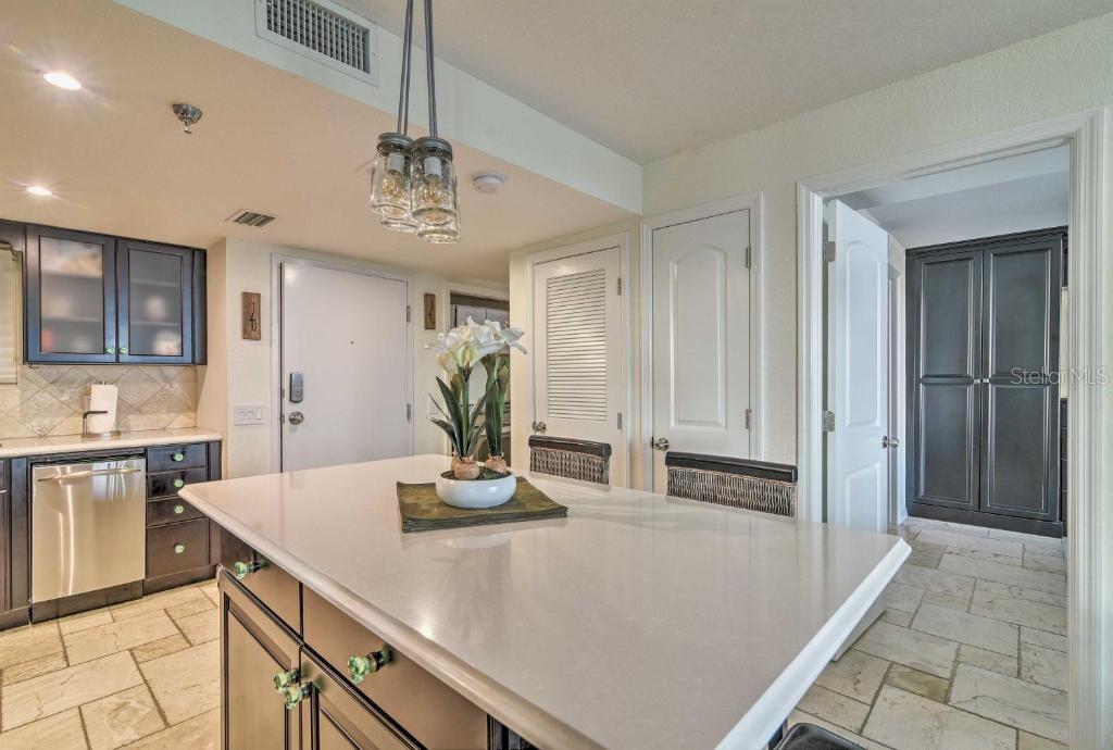 6009 SEA RANCH DR #302
