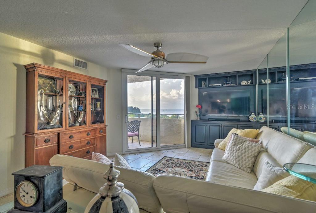 6009 SEA RANCH DR #302