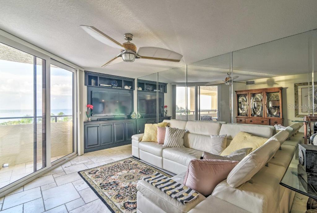 6009 SEA RANCH DR #302