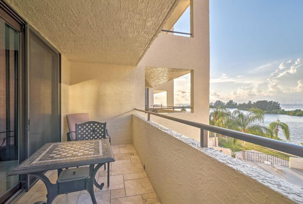 6009 SEA RANCH DR #302