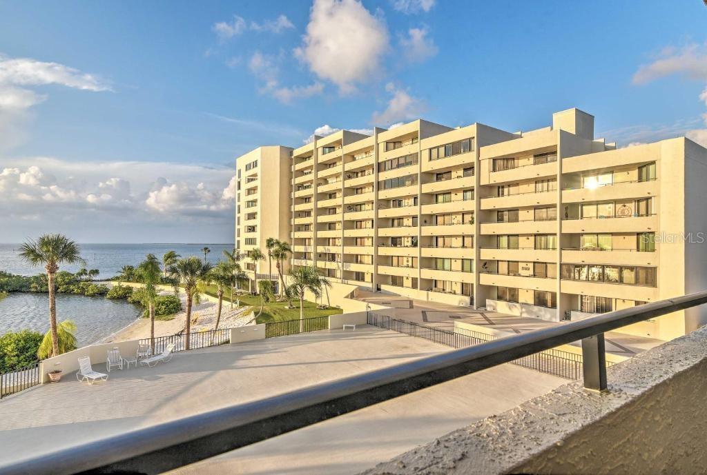 6009 SEA RANCH DR #302