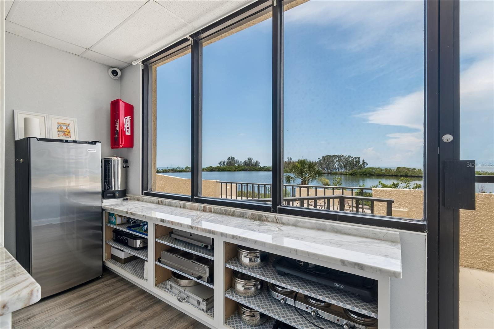 6009 SEA RANCH DR #302
