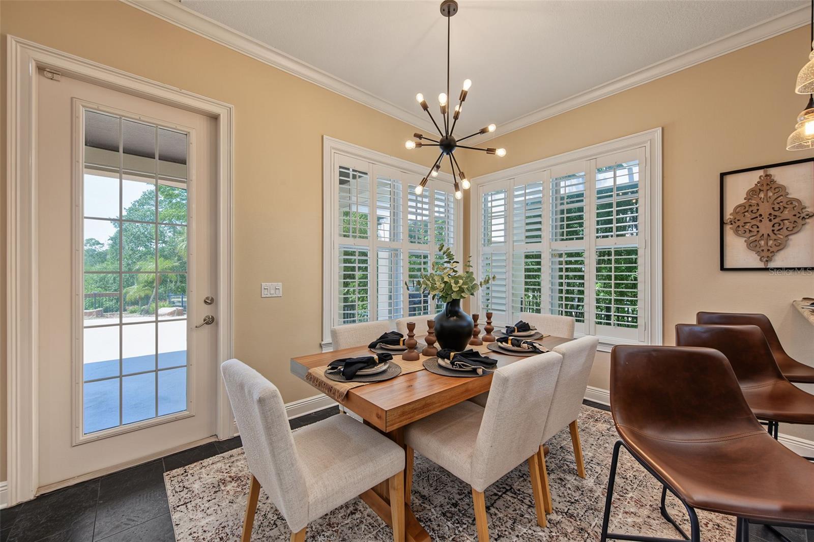 3143 PINEVIEW DR