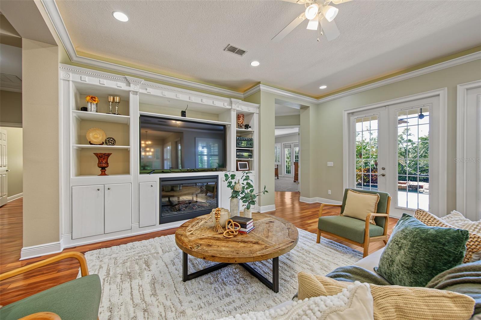 3143 PINEVIEW DR
