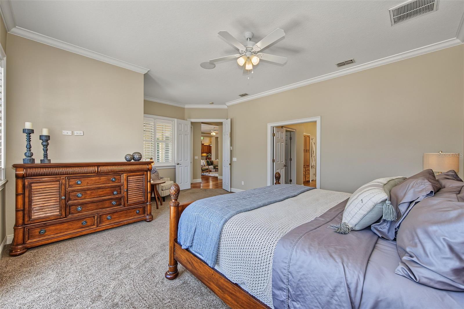 3143 PINEVIEW DR