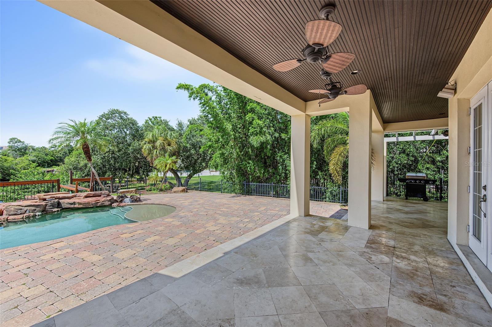 3143 PINEVIEW DR