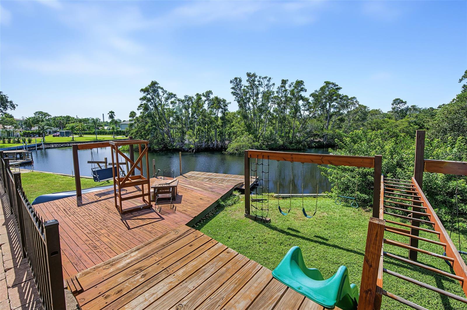 3143 PINEVIEW DR