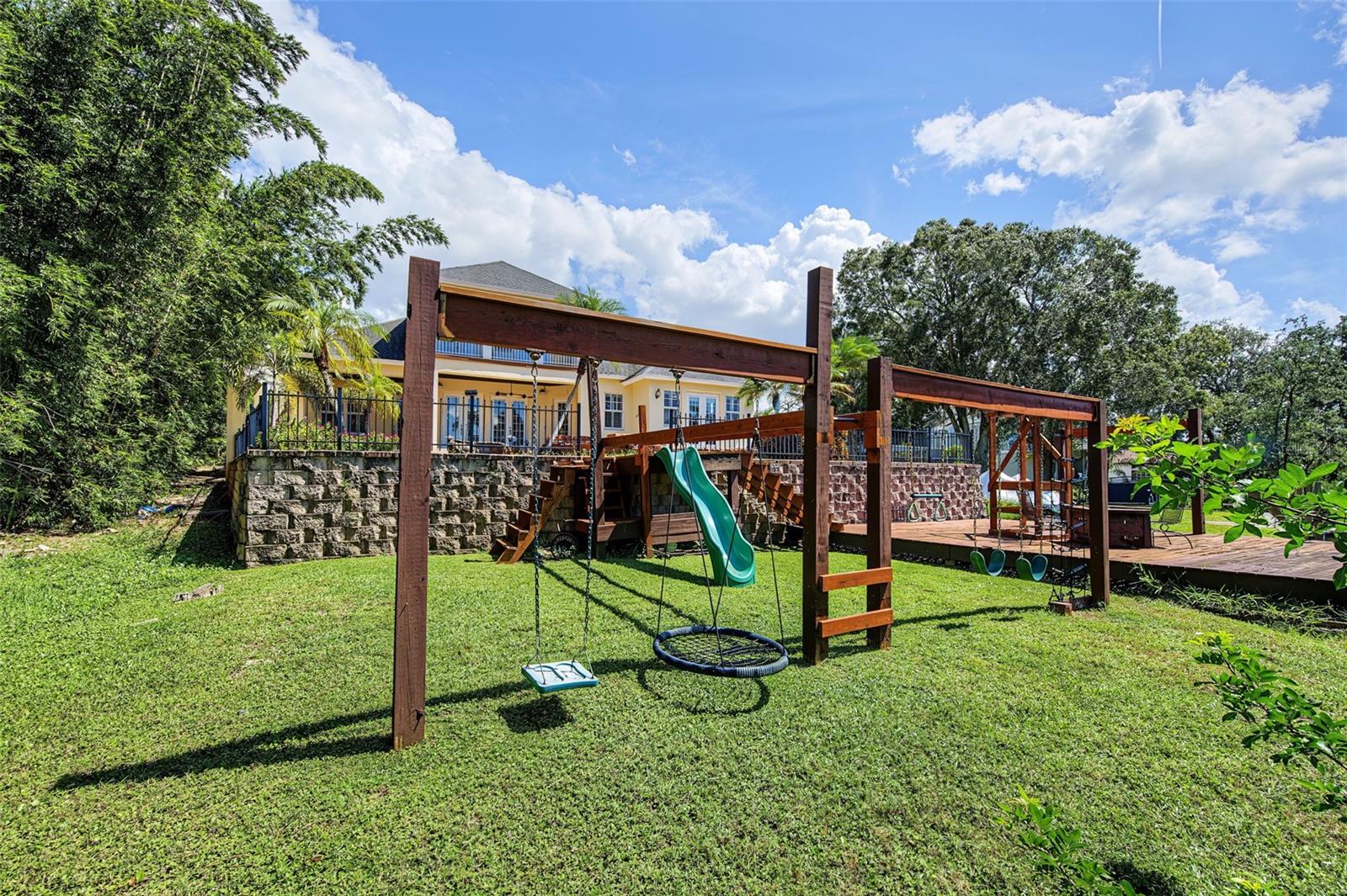 3143 PINEVIEW DR