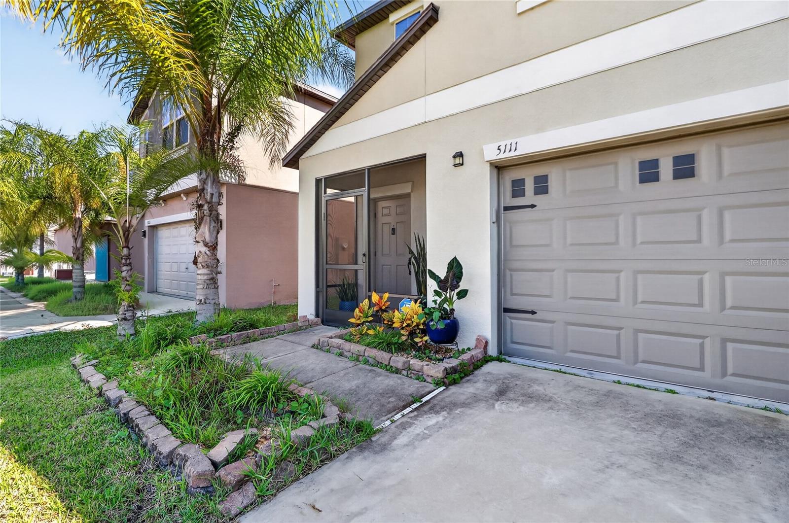 5111 WHITE CHICORY DR