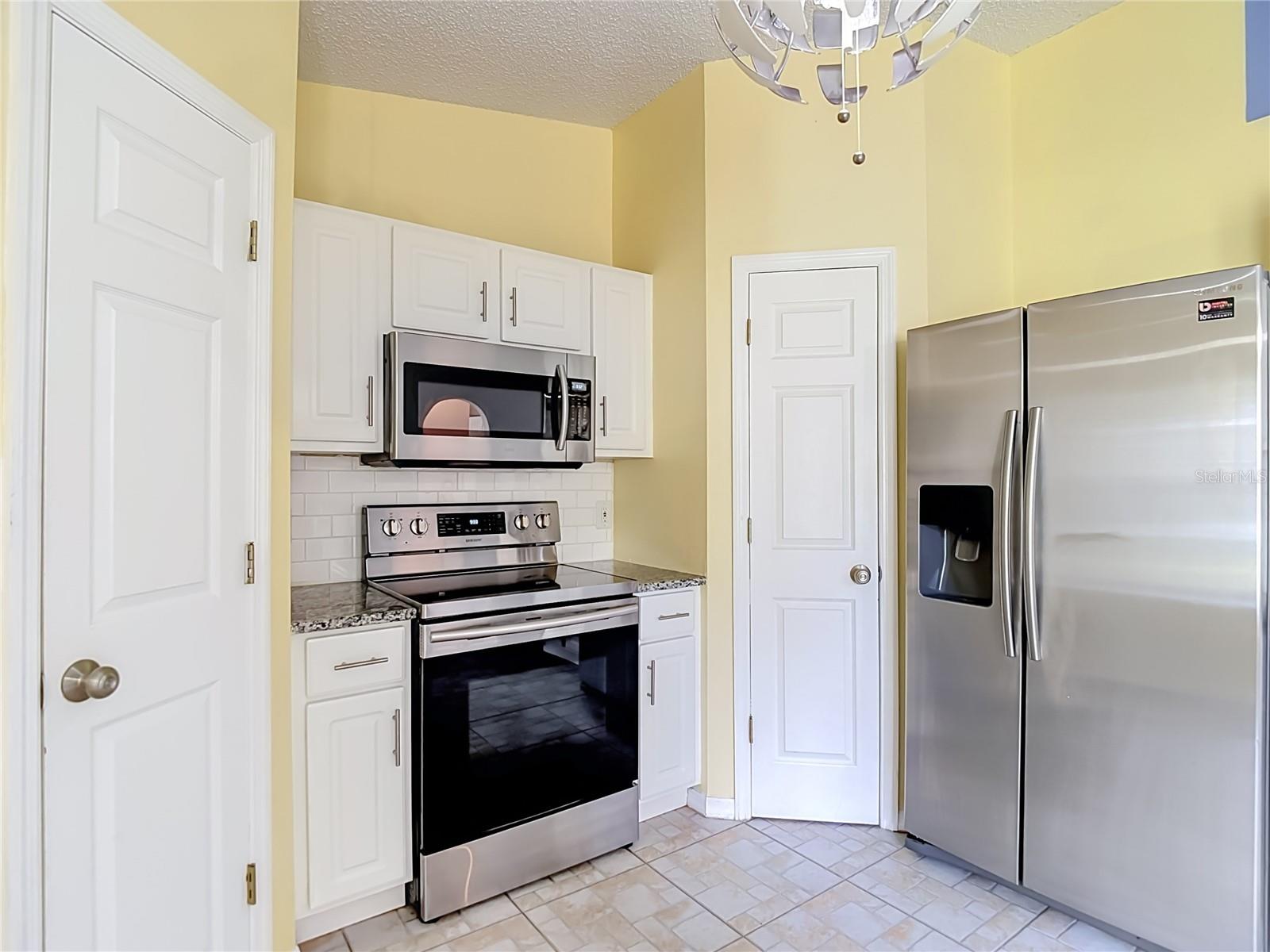 12730 KINGS LAKE DR